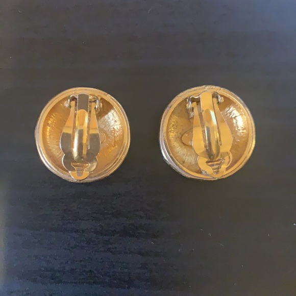 Vintage Chanel earrings - Picture 5 of 7